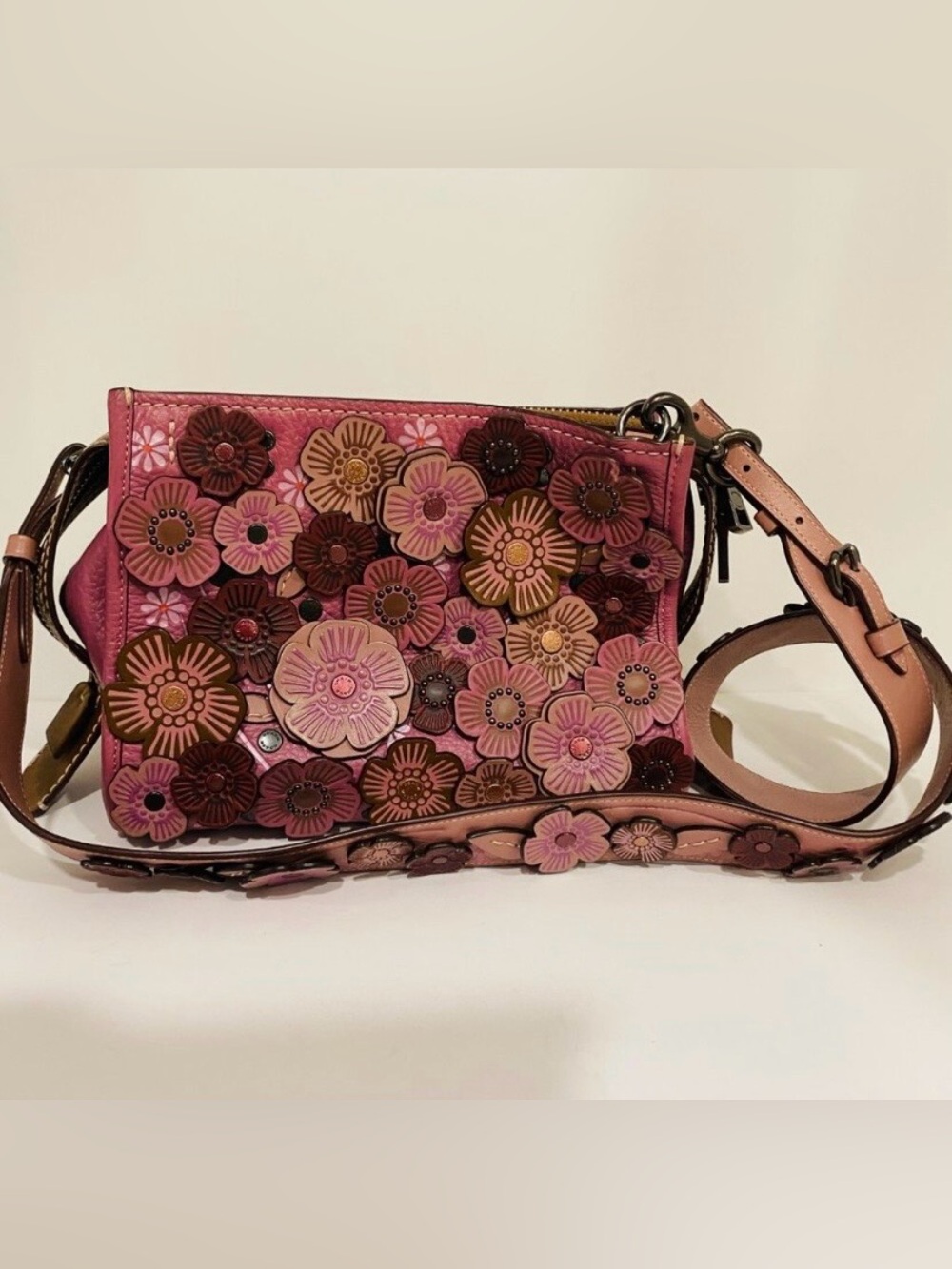 Coach Tea Rose Rogue 17 Dragonfruit Crossbody Bag w/ Dust Bag